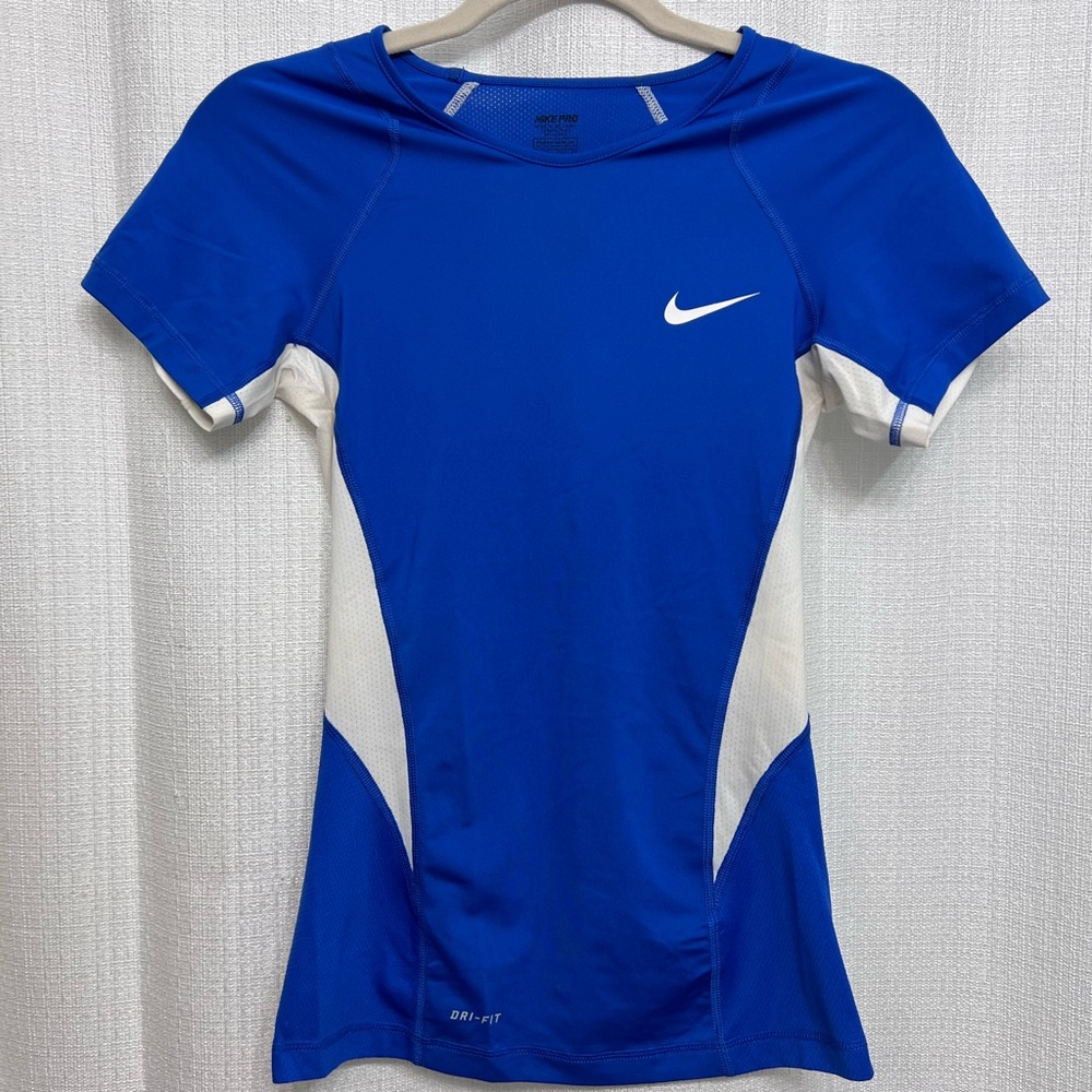 Nike tee